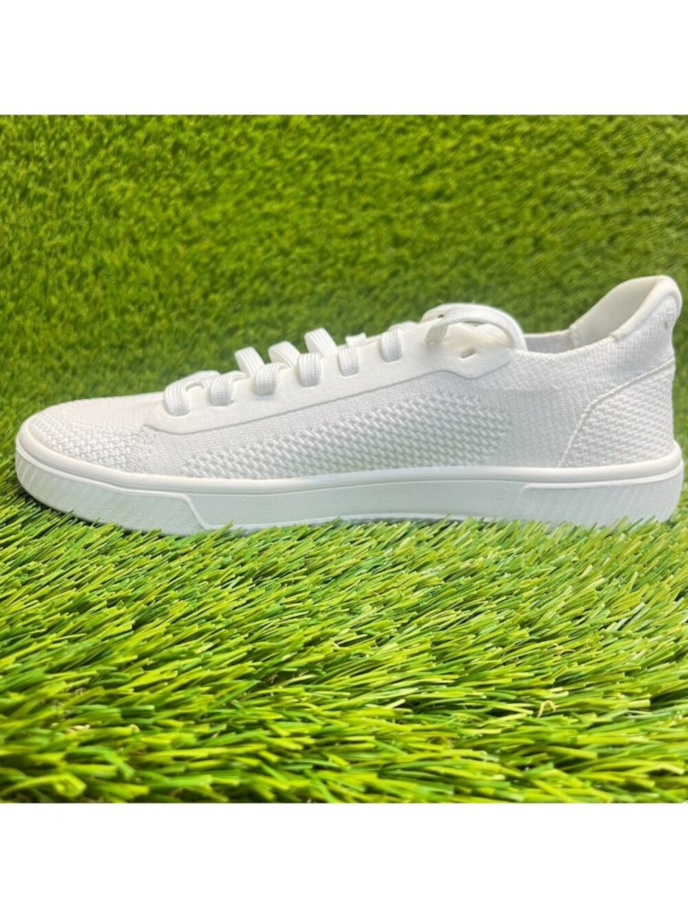 Flux Footwear Adapt Trainer White Womens Size 8 Athletic Knit Shoes Sneakers